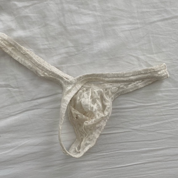 Joe Snyder lace thong - Picture 2 of 3